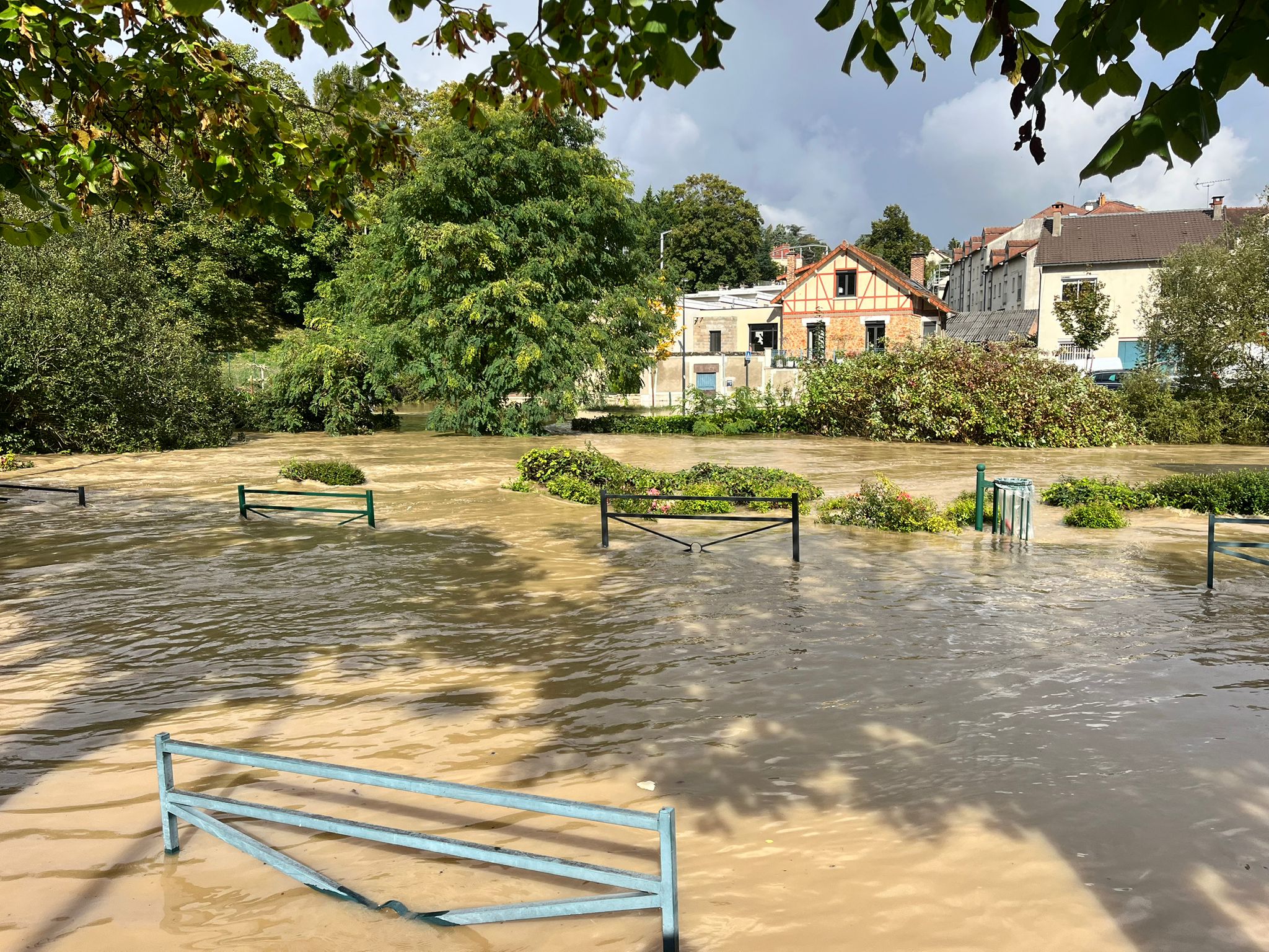 Inondation rue de l'Yvette