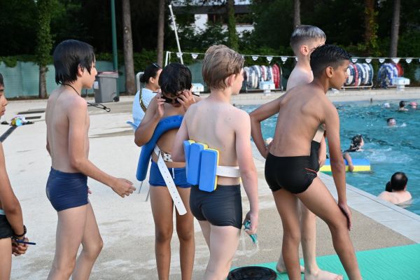 Pool party  168 
